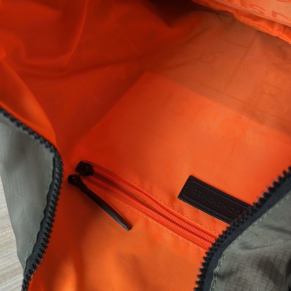 Large shoulder/crossbody purse - Picture 4 of 5